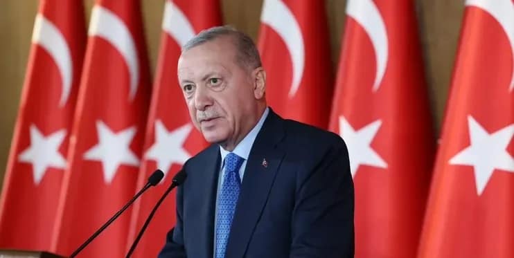 Cumhurbaşkanı Erdoğan’dan 2026 yılı için reform mesajı Erdoğan, Ahlat’ta yaptığı konuşmada ekonomide reform vurgusu yaparken Zengezur Geçişi'nin