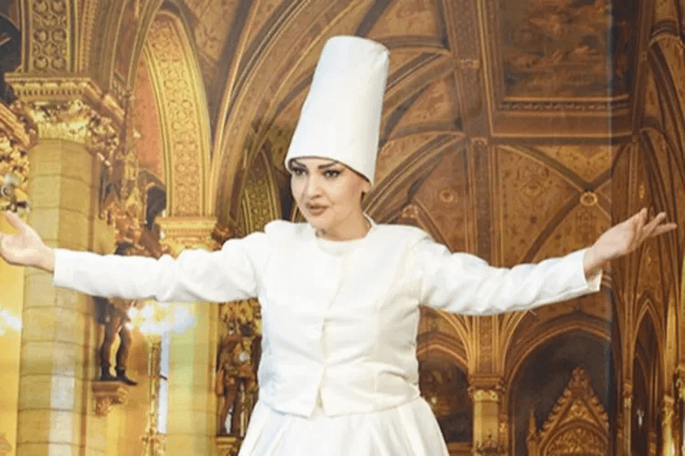 Şahsenem’den Mevlevi kadın imajıyla dönüş: “Yine Gel” 12 yıl sonra müziğe dönen Şahsenem, Mevlana’nın sözleriyle seslendirdiği “Ne