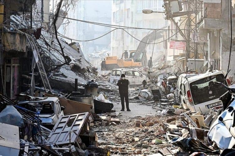 Google’dan deprem itirafı: Türkiye’deki uyarı sistemi başarısız oldu 6 Şubat 2023’te 55 binden fazla kişinin hayatını kaybettiği depremlerde