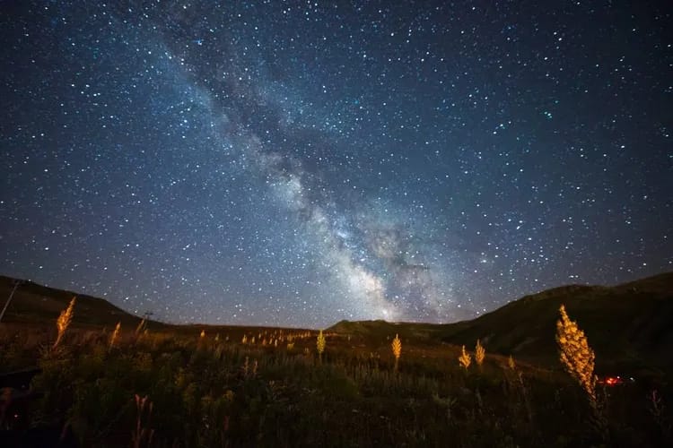 Gökyüzü tutkunları 28–31 Ağustos’ta Erzurum’da buluşuyor TÜBİTAK, 2025 Gökyüzü Gözlem Etkinliği’ni Erzurum Konaklı’da düzenliyor. Başvurular 6