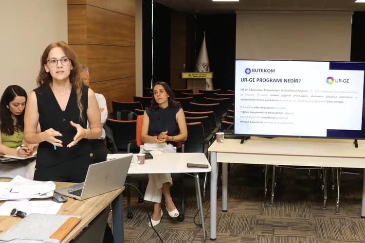 Kayapa OSB, otomotiv firmaları için Ur-Ge sürecini başlattı Otomotiv sektöründeki firmaların global pazarda güçlenmesi için başlatılan Ur-Ge sürecinde