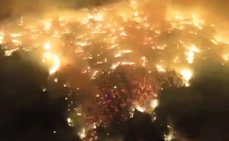 Bursa’da felaketin boyutu havadan böyle görüntülendi! Bursa'da devam eden orman yangını, havadan çekilen görüntülerle felaketin boyutunu