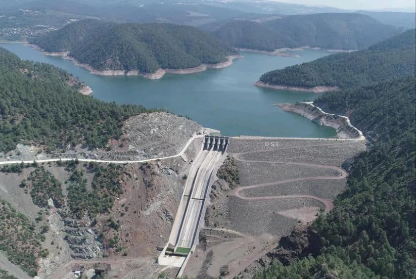 Davut Gürkan: “Çınarcık Barajı AK Parti belediyeciliğinin eseridir” AK Parti Bursa İl Başkanı Davut Gürkan, Çınarcık Barajı İçme