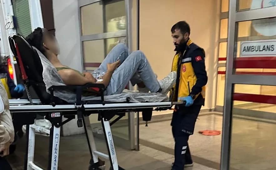 Adıyaman’da bıçaklı kavga: 2 yaralı Adıyaman’ın Alitaşı Mahallesi’nde iki grup arasında çıkan bıçaklı kavgada 19