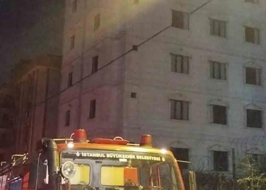 Ümraniye otelinde yangın itfaiye tarafından söndürüldü Ümraniye'deki bir otelde elektrik panosunda çıkan yangın paniğe yol açtı.