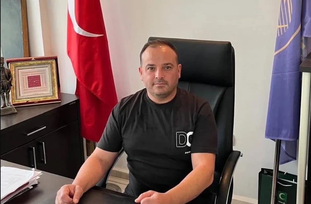 Bilecik’te çay fiyatına zam geldi Bilecik’te kahvehane ve çay ocaklarında bir bardak çay fiyatı 2,5