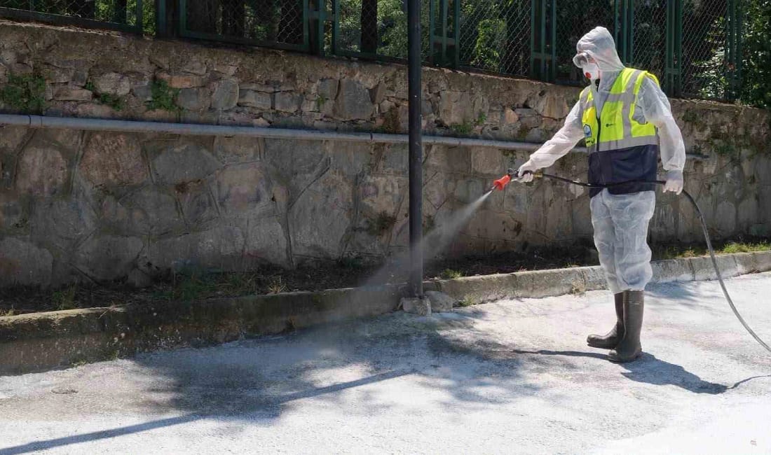 Yıldırım’da kurban satış ve kesim alanlarında hijyen seferberliği Yıldırım Belediyesi ekipleri, Kurban Bayramı boyunca ilçe genelindeki kurban satış