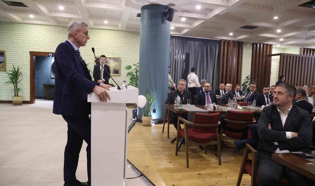 Memişoğlu: Yerli üretimin kalitelisini destekleyeceğiz Sağlık Bakanı Kemal Memişoğlu, tıbbi cihaz sektörü temsilcileriyle iftarda buluştu.