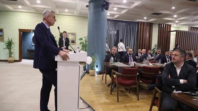 Sağlık Bakanı Kemal Memişoğlu, tıbbi cihaz sektörü temsilcileriyle iftarda buluştu.