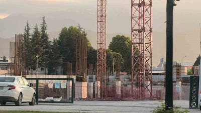 Bursa’nın İnegöl ilçesinde yapımı devam eden fabrika inşaatında meydana gelen