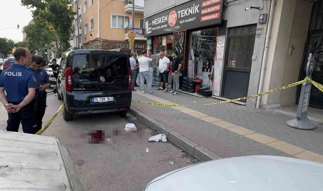 Sosyal medyada başlayan husumet kanlı bitti: 22 yaşındaki genç öldürüldü Bursa’da sosyal medya üzerinden başlayan husumetin bıçaklı kavgaya dönüştüğü olayda,