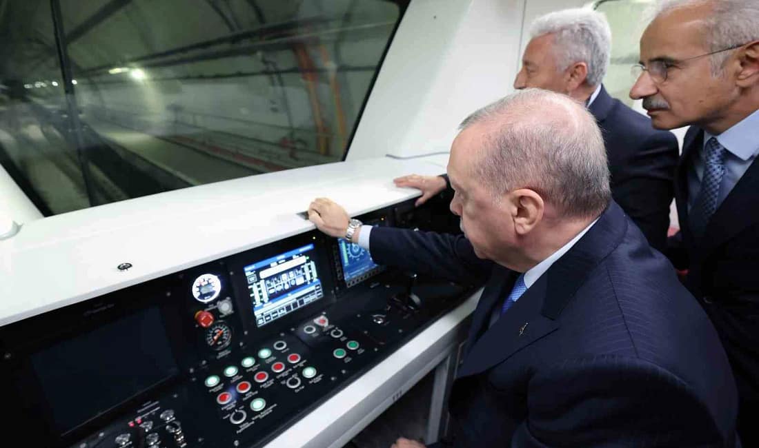 Cumhurbaşkanı Erdoğan: “Yeni metro 31 Temmuz’a kadar ücretsiz” Cumhurbaşkanı Recep Tayyip Erdoğan, Halkalı-İstanbul Havalimanı-Gayrettepe Metro Projesi’nin son etabı