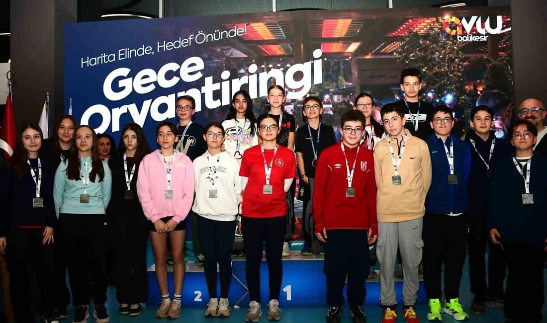 Balıkesir’de gece oryantiringine yoğun ilgi Balıkesir Büyükşehir Belediyesi’nin Avlu Yaşam Merkezi’nde düzenlediği gece oryantiringi yaklaşık