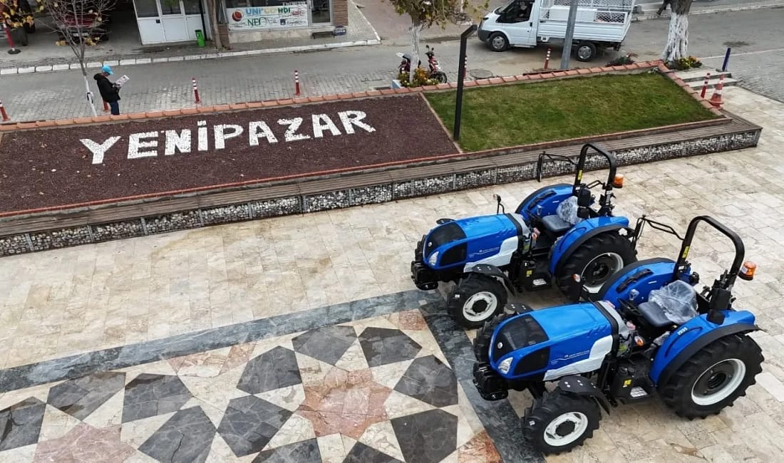 Yenipazar Belediyesi araç filosunu iki yeni traktörle güçlendirdi Yenipazar Belediyesi, kırsal mahallelerde hizmetlerin daha hızlı ve etkili yürütülmesi