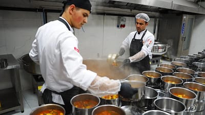 Sultanbeyli Belediyesi’nin İyilik Mutfağı, Ramazan boyunca ihtiyaç sahibi ve yalnız