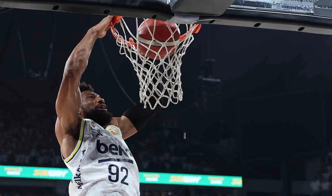 Fenerbahçe, final serisinde 2-1 öne geçti Türkiye Sigorta Basketbol Süper Ligi play-off final serisi 3. maçında