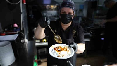 Aydın Büyükşehir Belediyesi’nin Havuz Kafe hizmeti, 4 çeşit yemeği 75