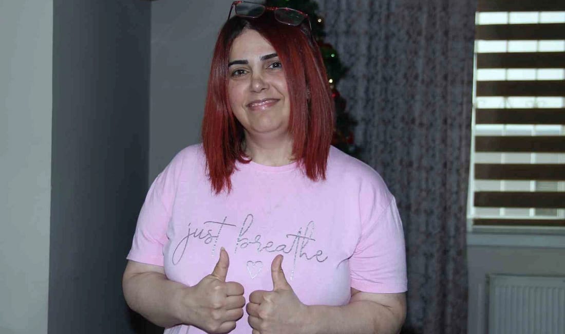 İzmirli Türkan Toprak’ın mucize iyileşme yolculuğu İkiz çocuk annesi Türkan Toprak, beyin felci sonrası yaşamaz denmesine